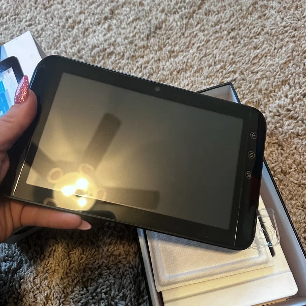 Dell Streak 7 Tablet Black and White Design